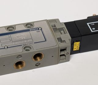 Bosch 0 820 018 004 Wegeventil mit Magnetspule