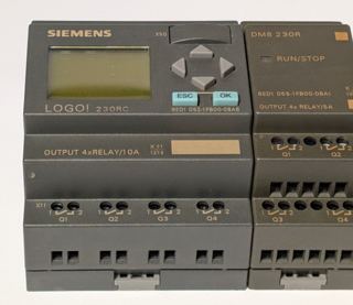Siemens LOGO! 230RC 6ED1052-1FB00-0BA6 mit Erweiterungsmodul DM8 230R 6ED1055-1FB00-0BA1