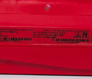 Allen-Bradley 1791ES-IB8XOBV4 – Typenschild mit Katalognummer und Anschlusswerten